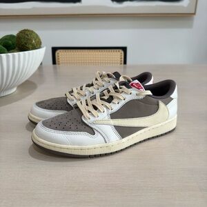 Jordan Air Jordan 1 Low OG x Travis Scott Reverse Mocha Cactus Jack DM7866-162